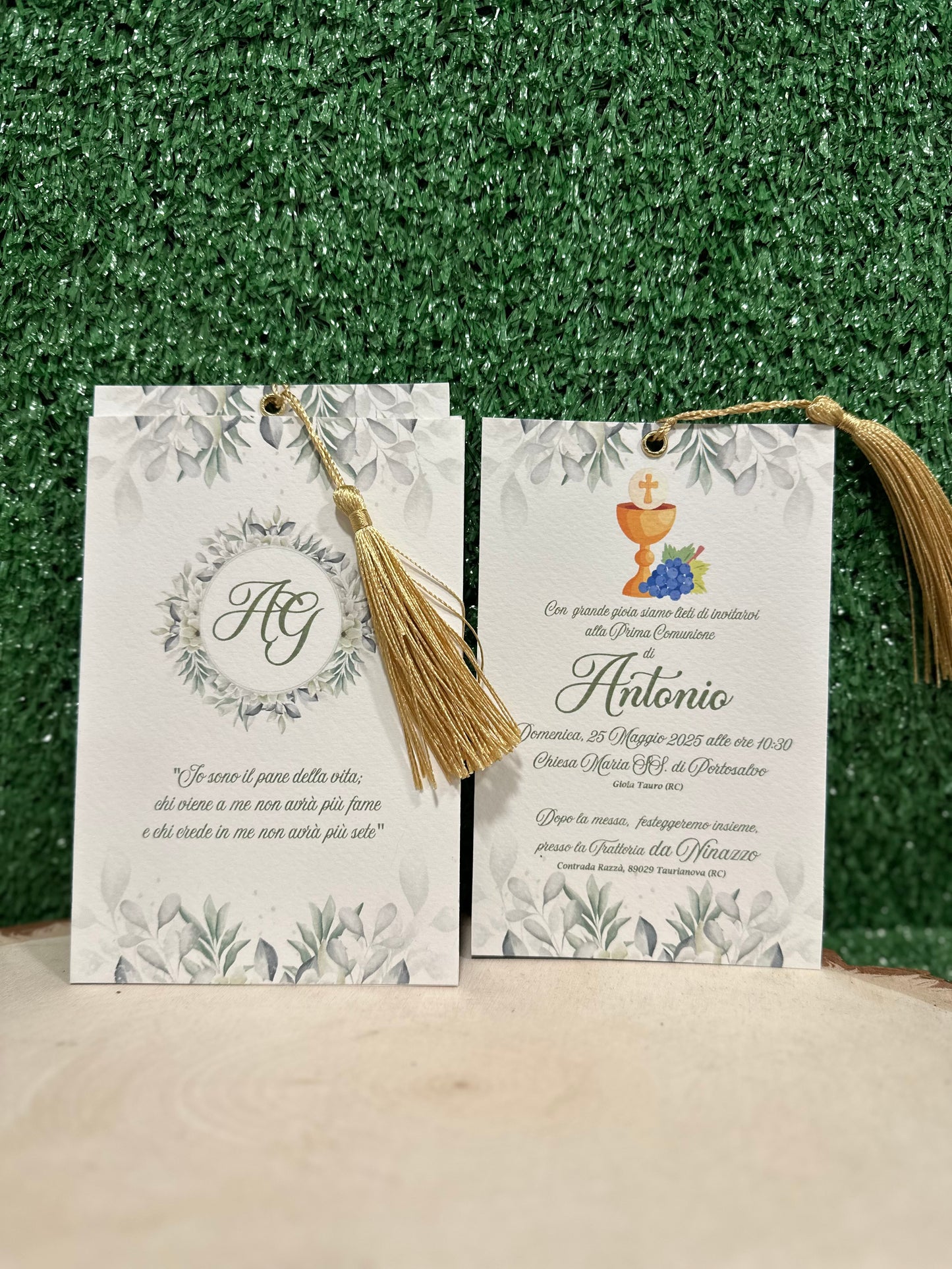 Invito a portafoglio con nappina green